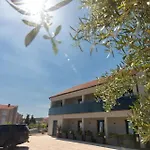 بيت ضيافة Luisole 4*