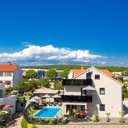 Pensionat Luisole Krk Town